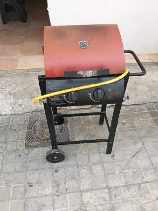 Barbacoa Negra y Roja