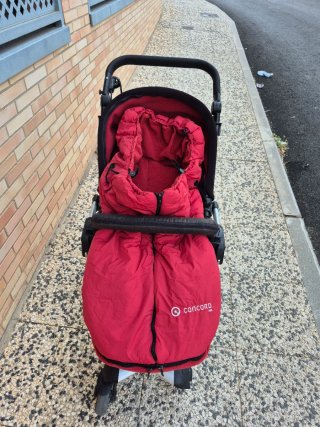 Trío Concord Neo Rojo - Silla + Capazo + Maxicosi