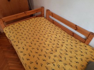 Cama infantil de madera 90x190 con barrera