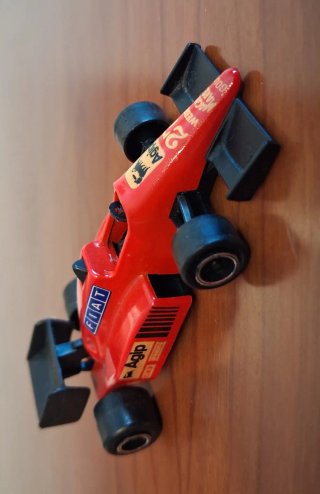 Ferrari F1 '86 scale 1:55, de Majorette (vintage)