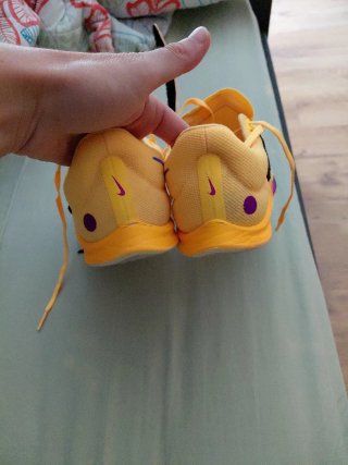 Zapatillas atletismo clavos amarillas 40.5
