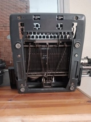 Máquina de escribir Olympia