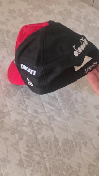 Dos Gorras Ducati New Era Oficial Roja y Negra