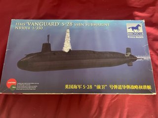 Maqueta Submarino Vanguard 1/350 Bronco