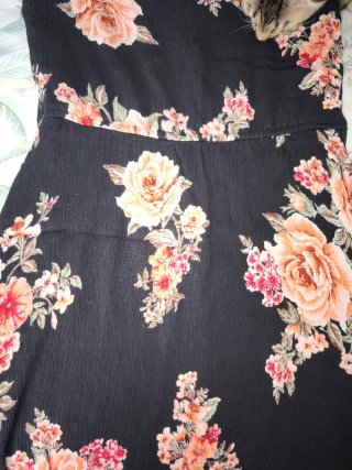 Vestido corto estampado floral negro