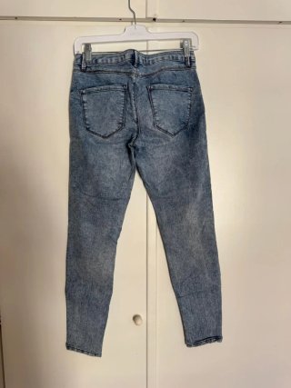 Pantalones vaqueros grises,azul oscuros y claro