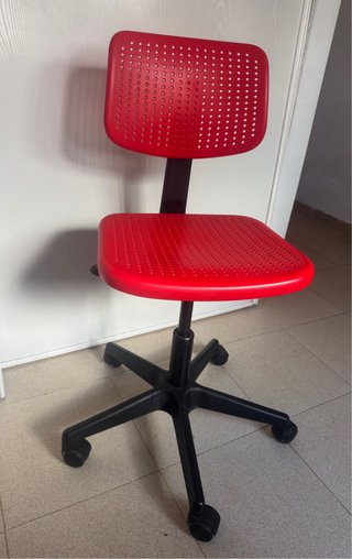 Regalo silla de escritorio roja Ikea