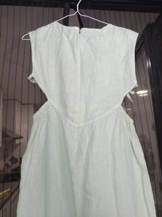 Mono Zara verde con cortes. Talla 13/14. Nuevo