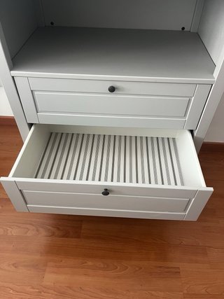 Cómoda/cambiador para bebé de color gris