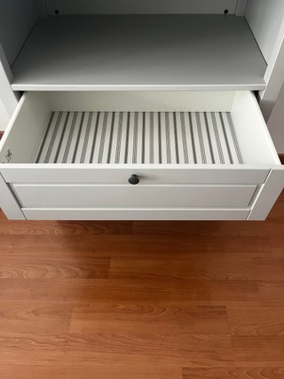Cómoda/cambiador para bebé de color gris