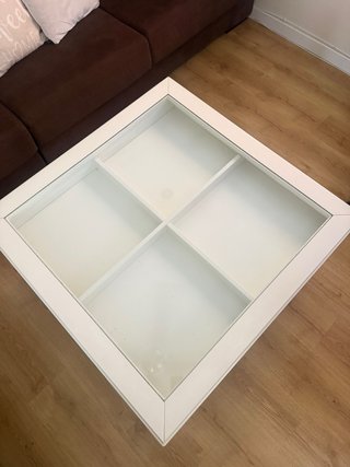 Mesa de centro de salón con cristal