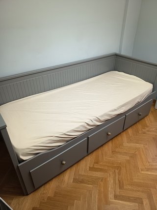 IKEA HEMNES cama doble + 3 cajones + 2 colchones
