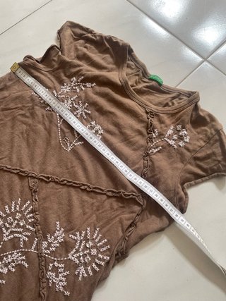 Camiseta Benetton bordada marrón 100% algodón XS
