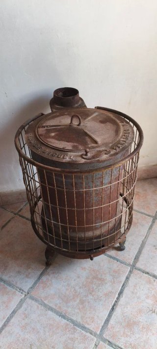 Estufa de leña antigua