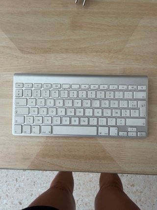 iMac 21.5 Intel Core i5 + Teclado y Ratón