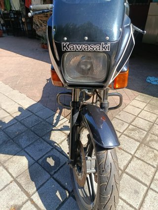 Kawasaki GPZ 400 Negra leer bien el anuncio
