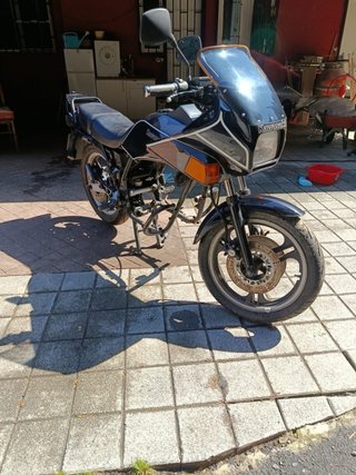 Kawasaki GPZ 400 Negra leer bien el anuncio