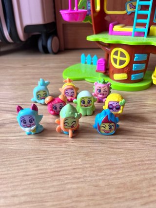 Casa del Árbol de Mojipops con 9 figuritas
