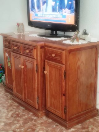 Mueble de salón de madera