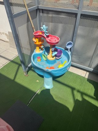 Mesa de agua para niños