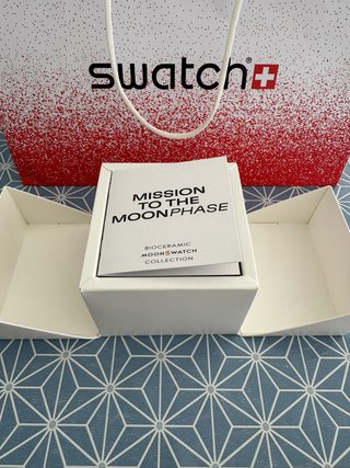 Omega Moonswatch Mission to the Moonphase Snoopy