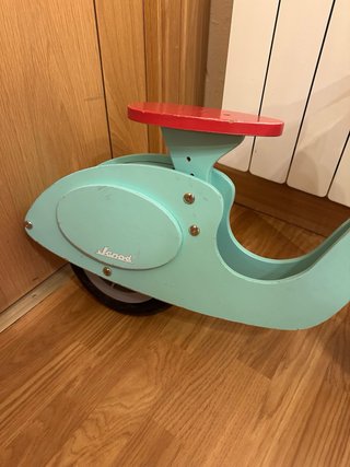 Moto de madera para niño Janod