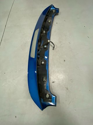 Alerón con luz de freno Toyota Auris Hatchback