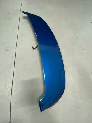 Alerón con luz de freno Toyota Auris Hatchback