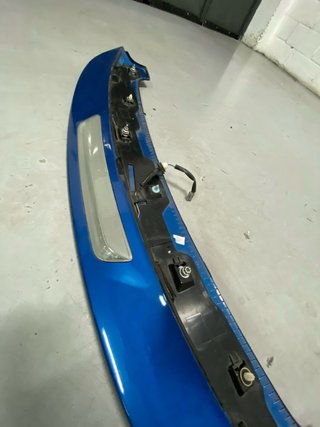 Alerón con luz de freno Toyota Auris Hatchback