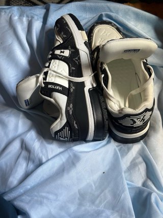 Zapatillas Louis Vuitton Blancas y Negras