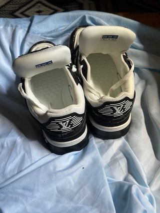 Zapatillas Louis Vuitton Blancas y Negras