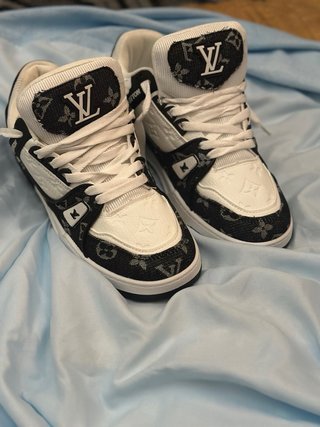 Zapatillas Louis Vuitton Blancas y Negras