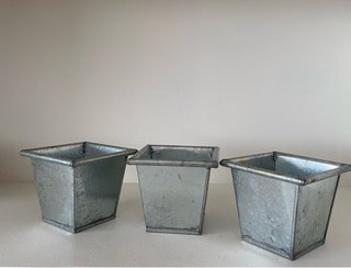 3 Cubremacetas Metálicos Plateados