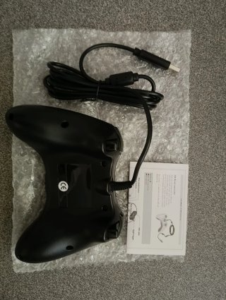 Mando Xbox 360 Negro Cableado Nuevo, sin estrenar.