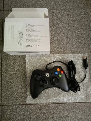 Mando Xbox 360 Negro Cableado Nuevo, sin estrenar.