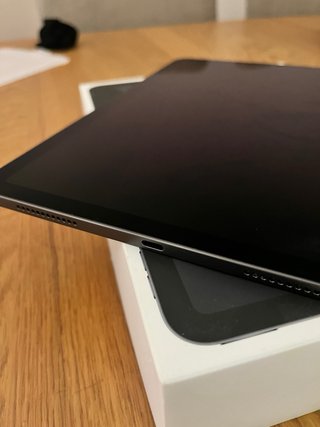 iPad Air 5ª Gen 64GB Space Gray + Logitech Pencill