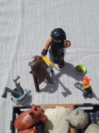 Lote 48. Playmobil Curtidor Pieles