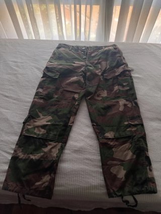 Uniforme Woodland Talla M Marca Teesar