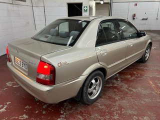 Mazda 323 2002