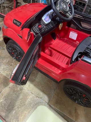Coche eléctrico infantil a batería rojo