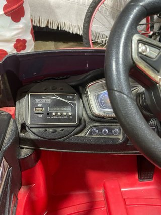 Coche eléctrico infantil a batería rojo