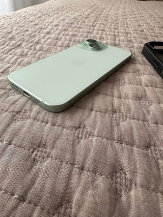 iPhone 15 Verde - Batería 100%