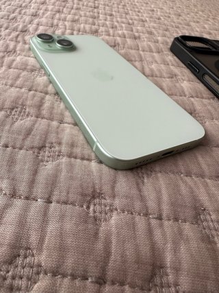 iPhone 15 Verde - Batería 100%