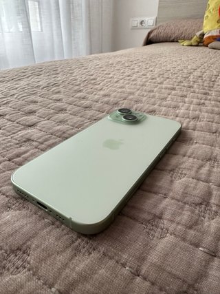 iPhone 15 Verde - Batería 100%