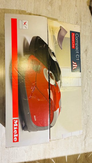 Aspirador Miele Compact C1 PowerLine Rojo