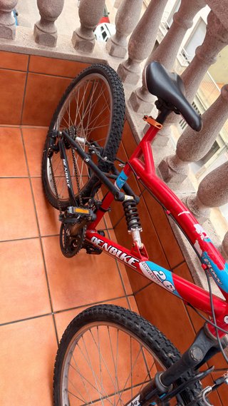 Bicicleta de montaña 26 roja