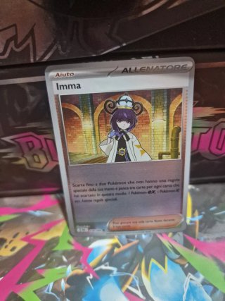 Carta Allenatore Imma Pokémon IT