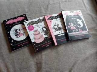 4 libros de Isadora Moon