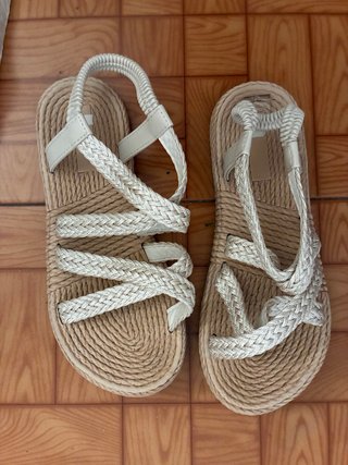 Sandalias de mujer beige