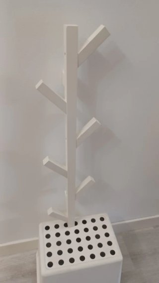 Perchero de madera blanco